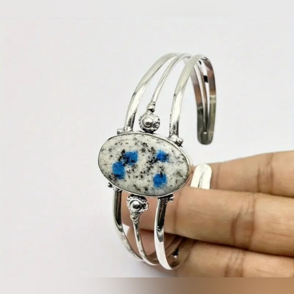 2 For 25$ NEW! Elegant Silver and Blue Stone Bracelet - Picture 3 of 3